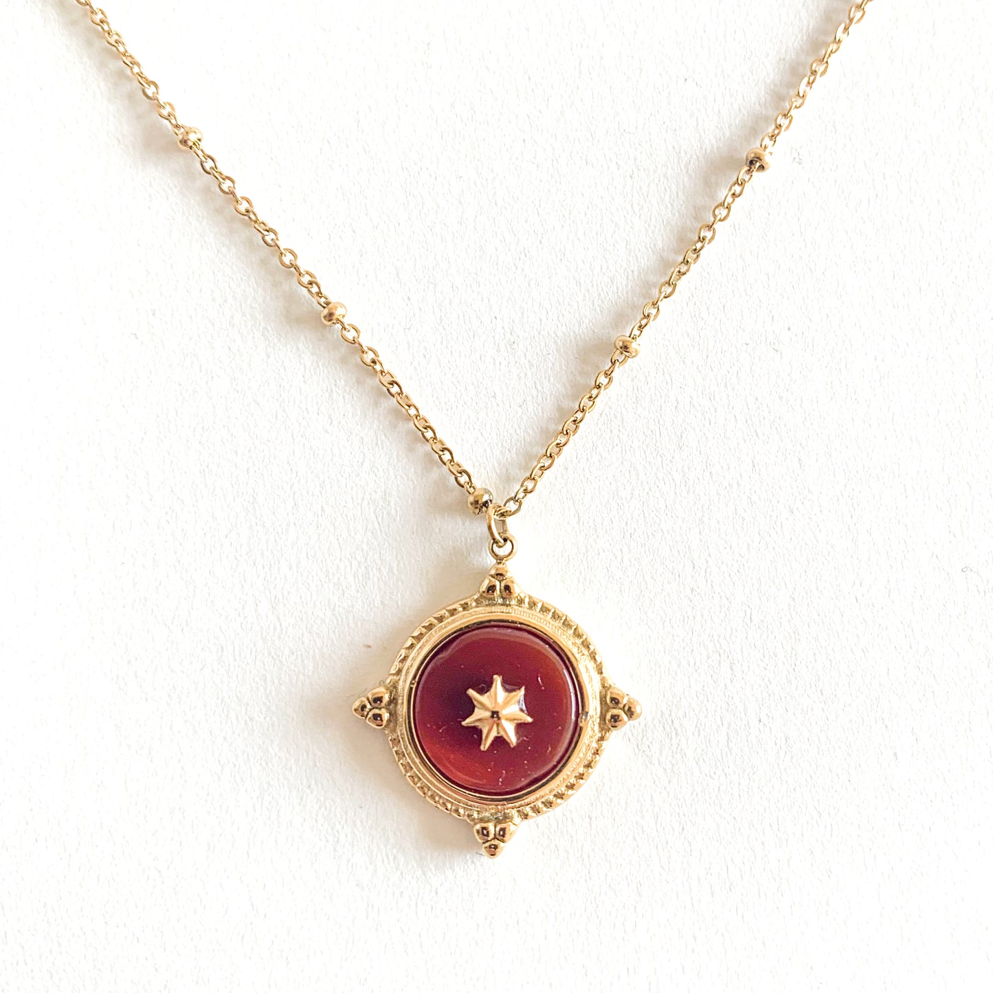 Collier médaillon Agate Rouge